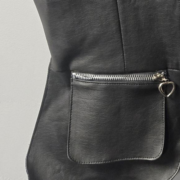 NWT Black FAUX Leather Peplum Heart Zippers Top Vest Size L - Picture 10 of 10